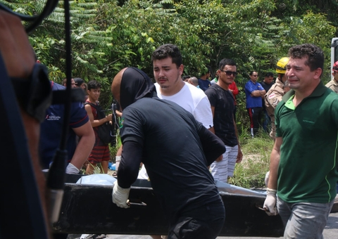 Motorista diz que engenheiro parecia estar dormindo ao volante durante acidente em Manaus