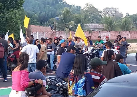 Candidato a prefeito de Coari é recebido por apoiadores no município