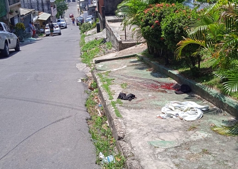 Homem tem cabeça crivada de balas enquanto caminhava em Manaus