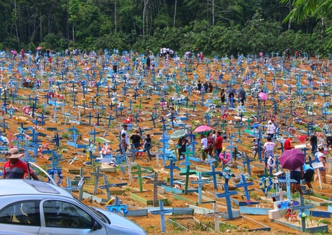 Manaus registra 15 enterros nesta sexta-feira