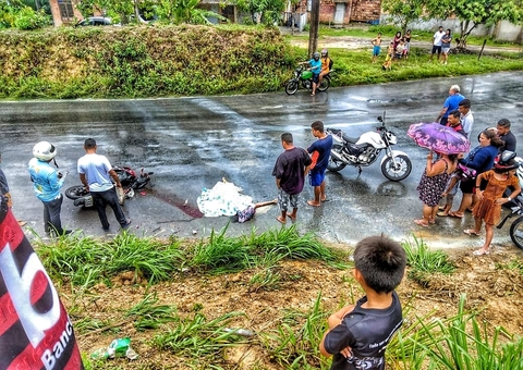 Mulher morre em acidente violento entre motocicleta e ônibus em Manaus