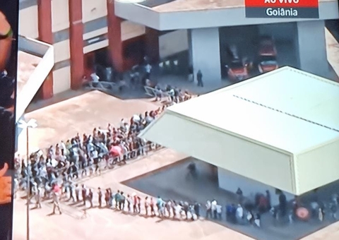 Família permite que fãs deem adeus a Marília Mendonça de perto em velório