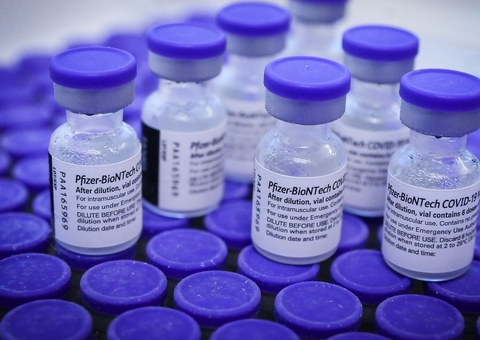 Brasil recebe mais 1,12 milhão de doses de vacina da Pfizer