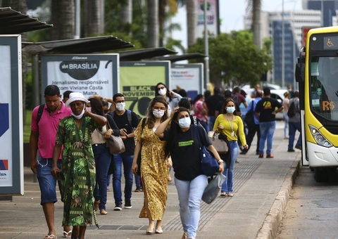 Covid-19: país tem 21,8 milhões de casos e 609,4 mil mortes