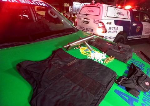 Criminosos abandonam submetralhadora e drogas após troca de tiros com a PM em Manaus