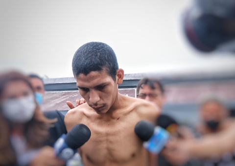 Homem suspeito de matar namorada em Manaus dormiu ao lado do corpo, diz polícia