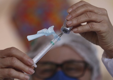 Covid-19: País receberá este mês 24 milhões de doses a mais de vacina