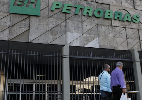 Petrobras assina contrato de venda da terceira refinaria