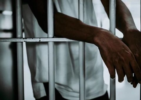 Homem que engravidou a própria filha 8 vezes continua foragido