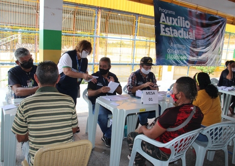 Postos de entrega do cartão Auxílio Estadual passam a funcionar em novo horário no Amazonas