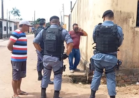 Moradores encontram feto jogado em bueiro à céu aberto no Amazonas