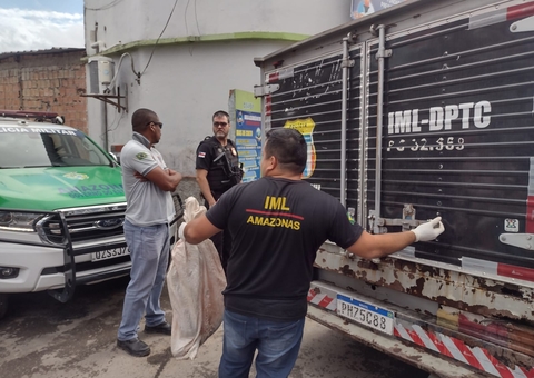 Braços de jovem esquartejado são encontrados em saco em esquina de Manaus