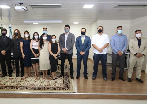 Mais nove aprovados em concurso da Defensoria Pública tomam posse em Manaus