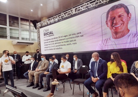 Governo lança CNH gratuita e benefícios a mototaxistas e motofretistas do Amazonas