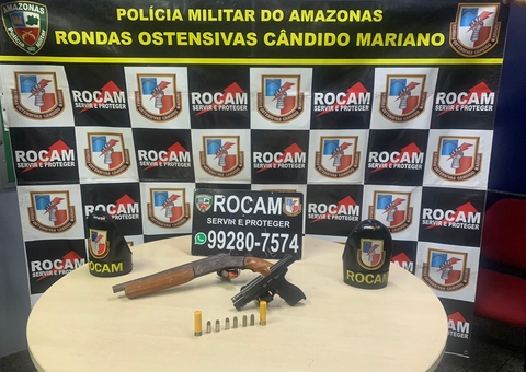 Dupla armada dentro de carro é presa em avenida de Manaus