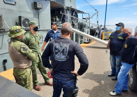 Tripulantes de balsa podem ter confundido lancha da Marinha com "piratas de rio" no Amazonas