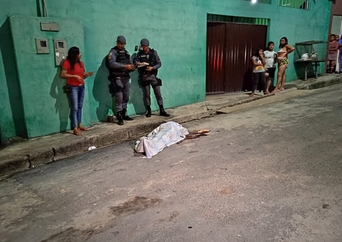 Mulher é assassinada ao sair para comprar comida em Manaus