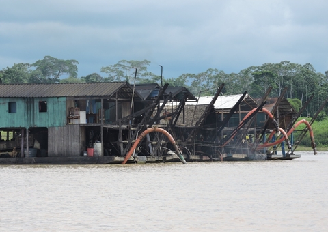 Governador pede envio da Força Nacional para conter garimpeiros no rio Madeira, no Amazonas