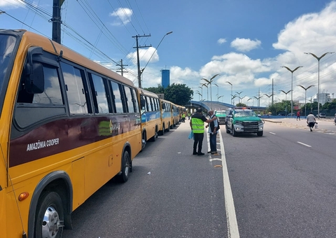Operação flagra motoristas de Alternativos que trabalhavam sem ter CNH em Manaus