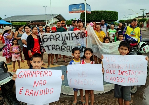 Famílias de garimpeiros ficam desabrigadas após queima de balsas pela PF no Amazonas