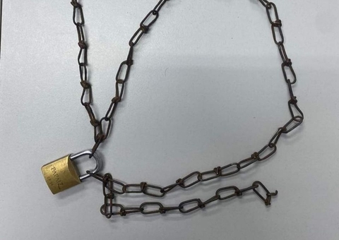 Polícia divulga conversas entre pai e madrasta que acorrentavam criança em Manaus