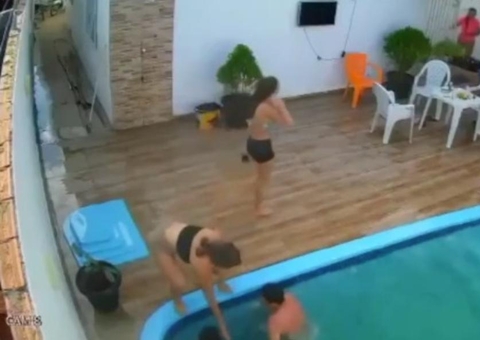 Adolescente tem cabelo sugado por ralo de piscina e fica presa debaixo d’água; Vídeo