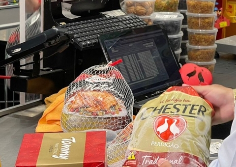 Fiscalização no Amazonas encontra irregularidades em panetones e produtos natalinos