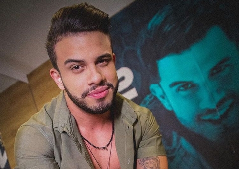 Cantor Ávine Vinny deixa prisão em Fortaleza e se pronuncia