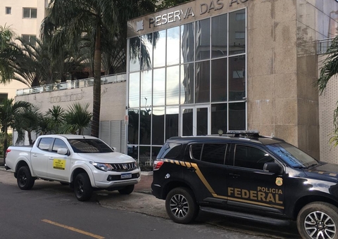 Operação Ptolomeu: PF cumpre mandados em condomínios de luxo em Manaus