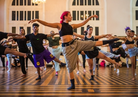 Em Manaus, empresa lança plataforma digital para formação de artistas