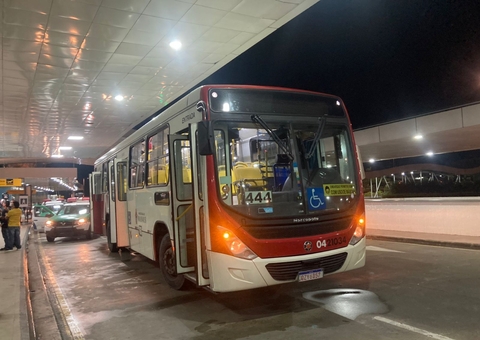 Jovem é assassinado durante assalto a ônibus em Manaus; Criminosos estavam vestidos de gari 