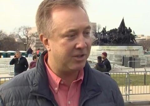 Senador antivacina morre nos EUA após contrair covid-19