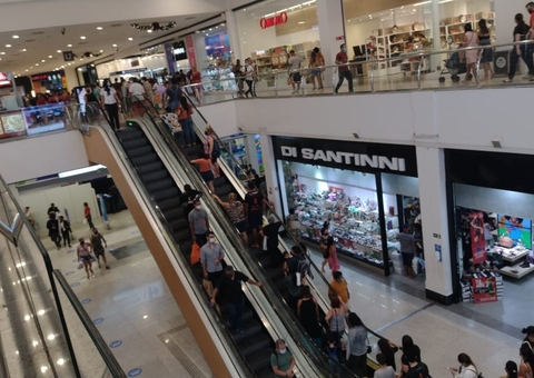 Confira o funcionamento do comércio nos feriados de Natal e Réveillon em Manaus