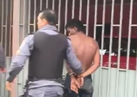 Homem tenta esfaquear ex por não aceitar fim de relacionamento e é preso em Manaus