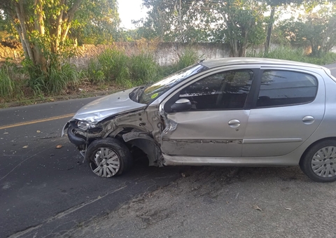 Embriagados, motorista e passageiro fogem após causar acidente com vítima em Manaus