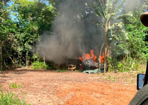 Funai apreende e destrói aeronaves e pistas de pouso de garimpeiros em terra Yanonami