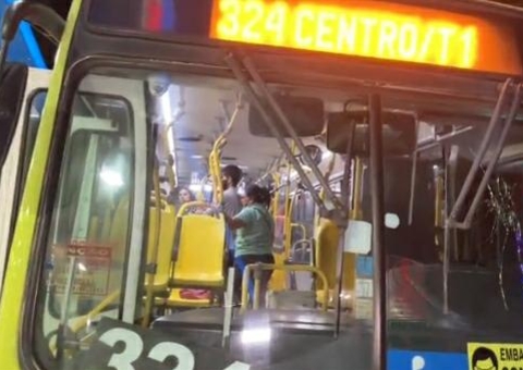 Passageiro tem a cabeça quebrada durante assalto em ônibus de Manaus