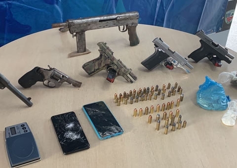Fugitivos de prisão do Iranduba são presos com arsenal e drogas em Manaus