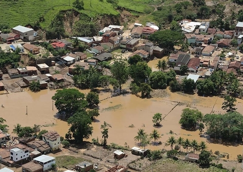 Bahia tem 21 mortes por causa das chuvas e quase 80 mil desabrigados