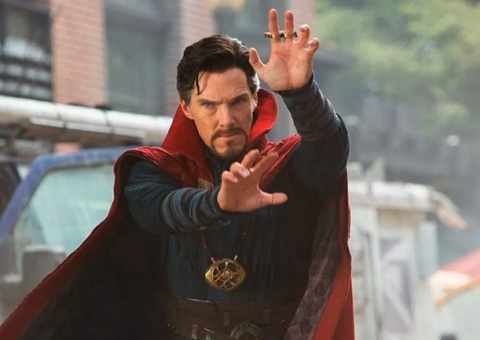 Sinopse de Doutor Estranho revela que mago é o novo líder dos Vingadores