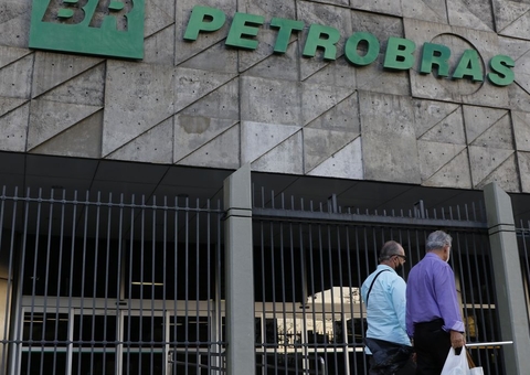 Petrobras faz ajustes em preços do diesel para distribuidoras