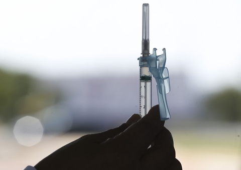 Secretários pedem ao governo vacinação imediata de crianças contra Covid 