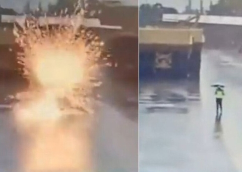 Guarda-chuva explode após homem ser atingido por raio; vídeo chocante