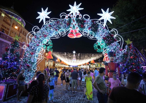 Apresentações e decoração natalina são encerradas no Largo São Sebastião em Manaus