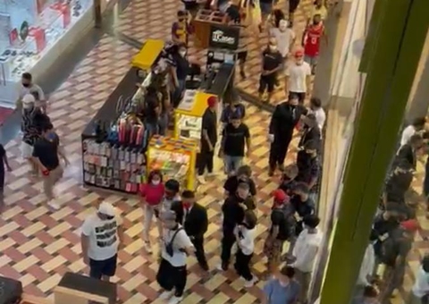 Briga de ‘galera’ causa confusão generalizada no Manauara Shopping; Vídeo