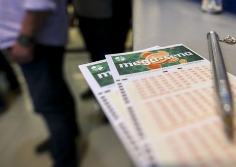 Mega-Sena sorteia R$ 3,2 milhões; veja dezenas