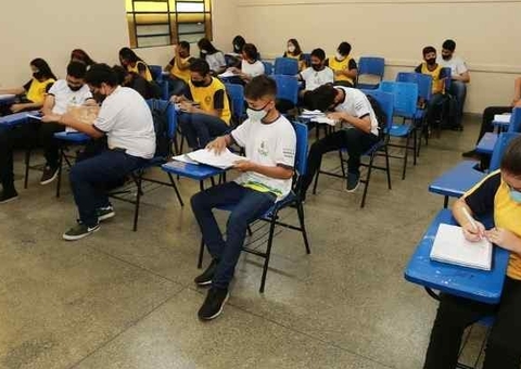 Matrículas para novos alunos do EJA iniciam nesta segunda-feira no Amazonas