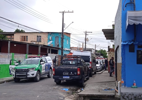 Após disparos, polícia entra na casa onde família é mantida refém em Manaus