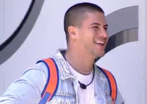 Jade Picon, Linn da Quebrada e Arthur Aguiar entram no BBB 22; Veja reação dos participantes