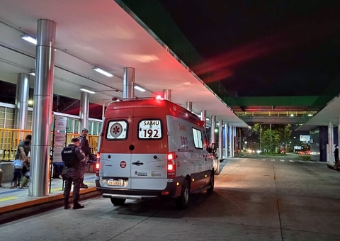 Homem é esfaqueado por bandidos em assalto a ônibus da linha 450 em Manaus